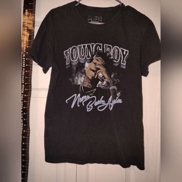 Neiman Marcus Black Graphic Tee - Picture 7 of 7